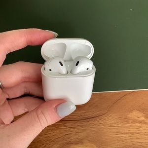 Apple AirPods 2nd Generation